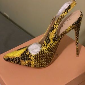 Yellow snake skin heel with strap